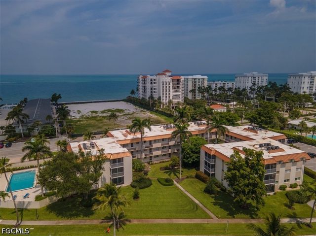 1100 Gulf Shore BLVD N 110, Naples, FL 34102