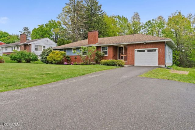 19 Sylvan Lane, North Greenbush, NY 12180