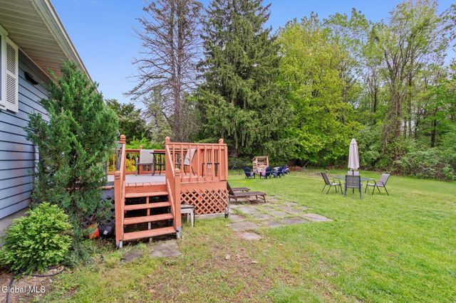 19 Sylvan Lane, North Greenbush, NY 12180