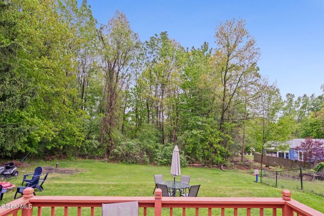 19 Sylvan Lane, North Greenbush, NY 12180