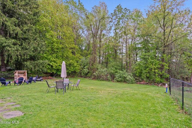19 Sylvan Lane, North Greenbush, NY 12180
