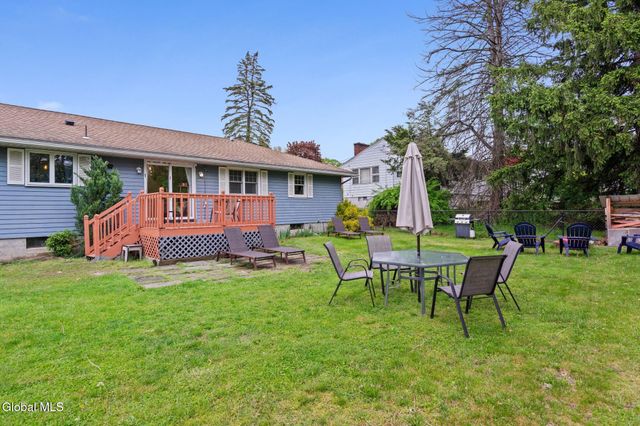 19 Sylvan Lane, North Greenbush, NY 12180
