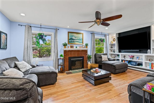 19 Sylvan Lane, North Greenbush, NY 12180