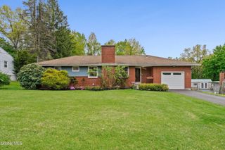 19 Sylvan Lane, North Greenbush, NY 12180