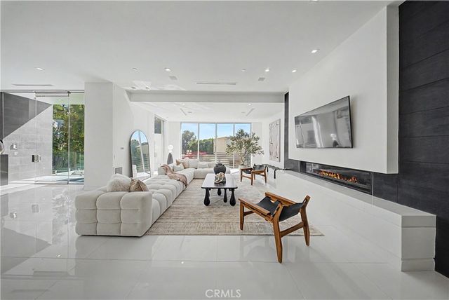 9459 Beverly Crest, Los Angeles, CA 90210