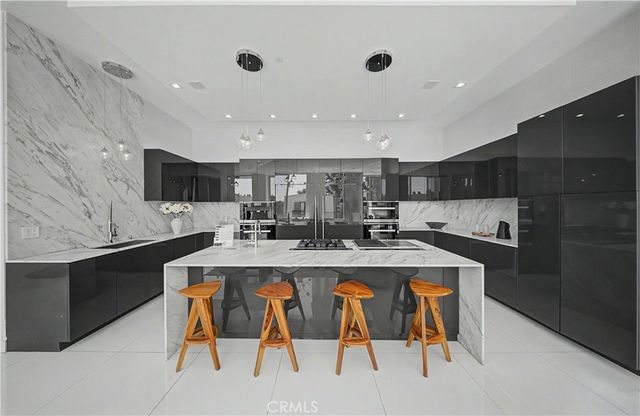 9459 Beverly Crest, Los Angeles, CA 90210