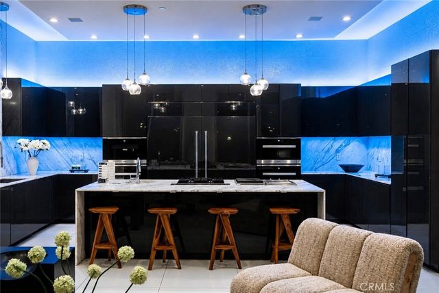 9459 Beverly Crest, Los Angeles, CA 90210