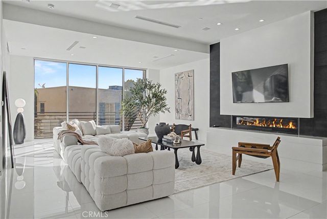 9459 Beverly Crest, Los Angeles, CA 90210