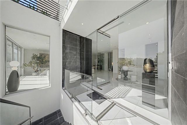 9459 Beverly Crest, Los Angeles, CA 90210