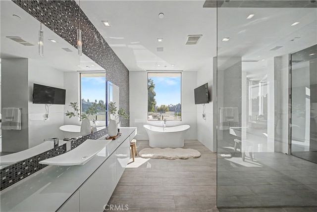 9459 Beverly Crest, Los Angeles, CA 90210