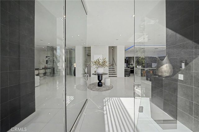 9459 Beverly Crest, Los Angeles, CA 90210