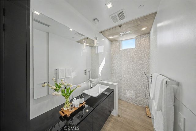 9459 Beverly Crest, Los Angeles, CA 90210