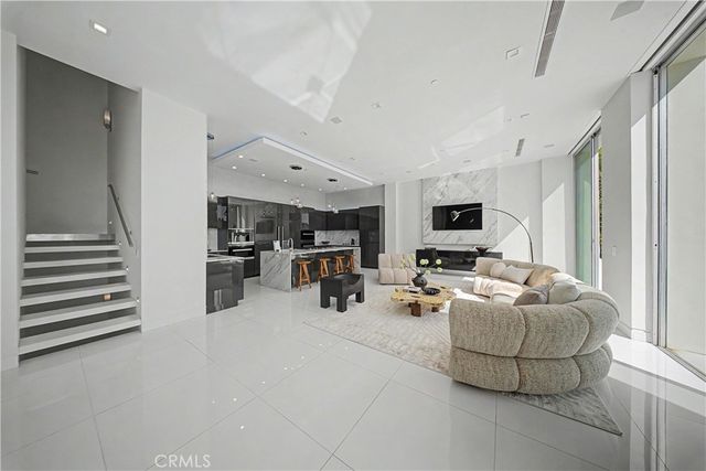 9459 Beverly Crest, Los Angeles, CA 90210
