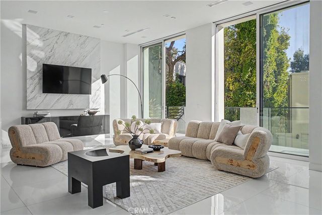 9459 Beverly Crest, Los Angeles, CA 90210