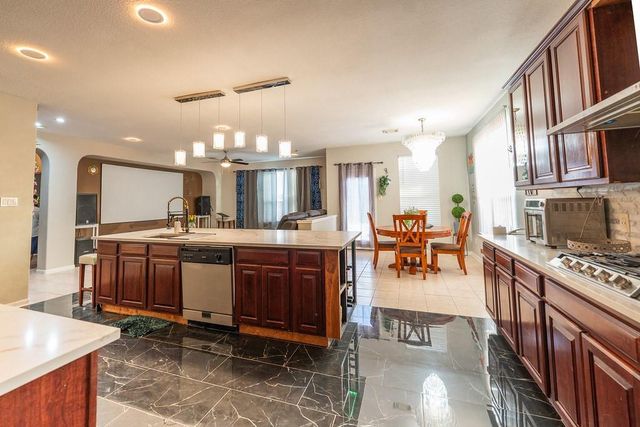 5518 Gable Meadows Drive, Sugar Land, TX 77479