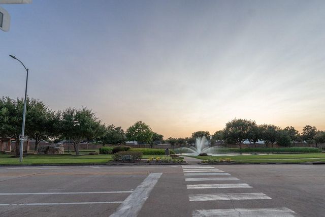 5518 Gable Meadows Drive, Sugar Land, TX 77479