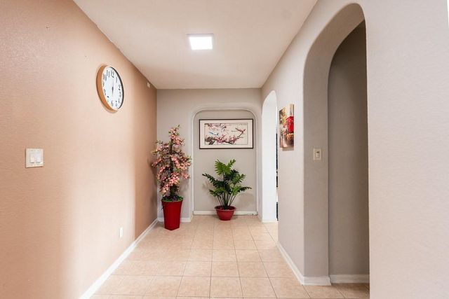 5518 Gable Meadows Drive, Sugar Land, TX 77479