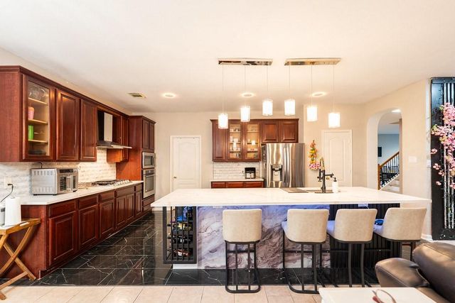 5518 Gable Meadows Drive, Sugar Land, TX 77479