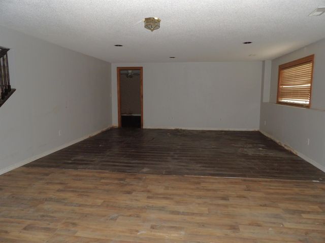 3434 N Hazelwood Ct, Wichita, KS 67205