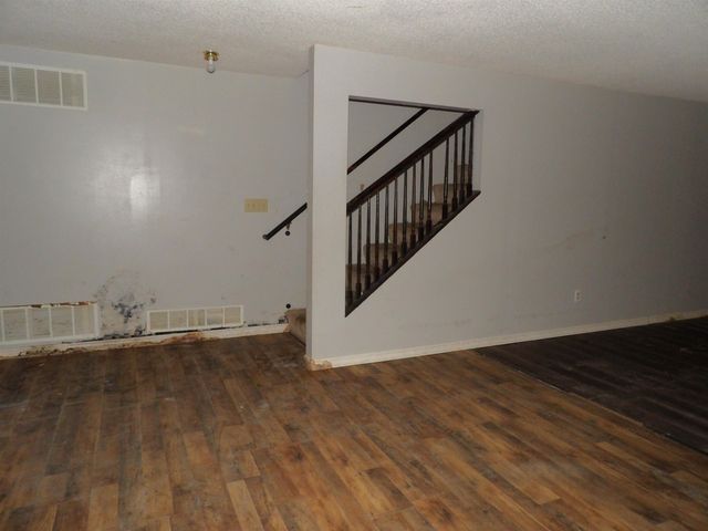 3434 N Hazelwood Ct, Wichita, KS 67205