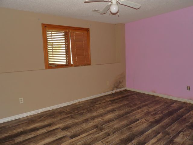 3434 N Hazelwood Ct, Wichita, KS 67205