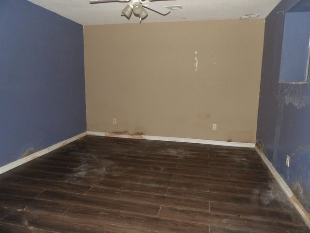 3434 N Hazelwood Ct, Wichita, KS 67205