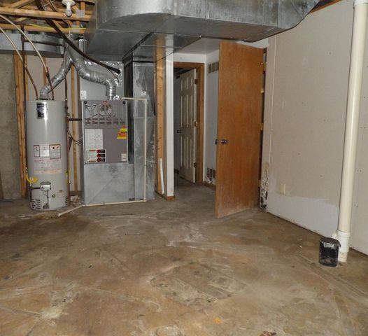 3434 N Hazelwood Ct, Wichita, KS 67205