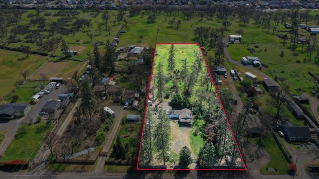 549 Wilson Road, Central Point, OR 97502