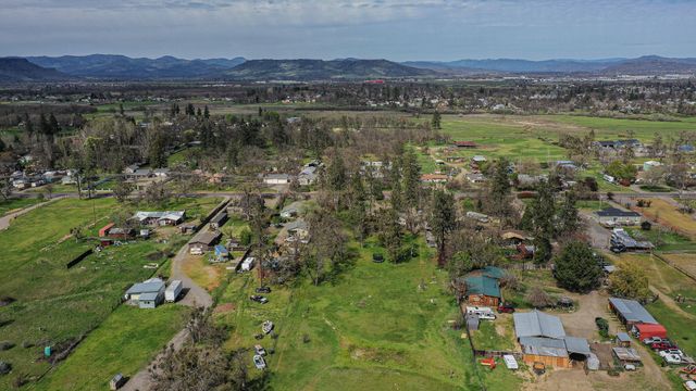 549 Wilson Road, Central Point, OR 97502