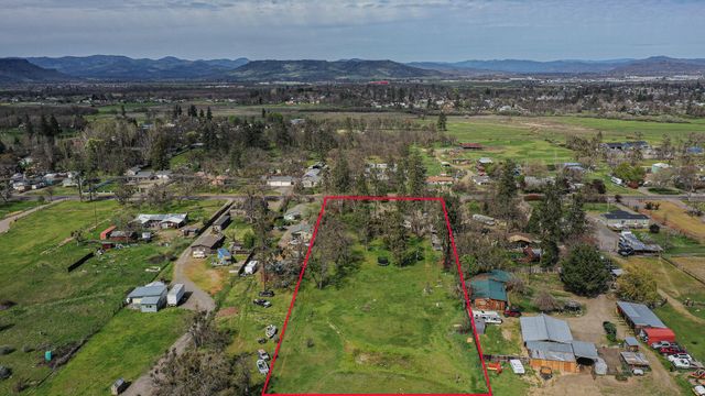549 Wilson Road, Central Point, OR 97502