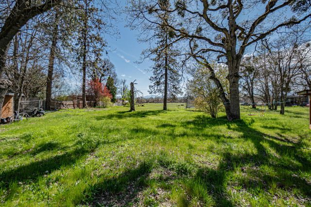 549 Wilson Road, Central Point, OR 97502