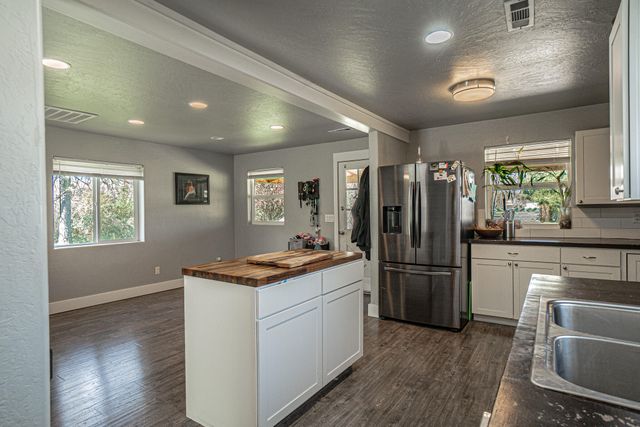 549 Wilson Road, Central Point, OR 97502