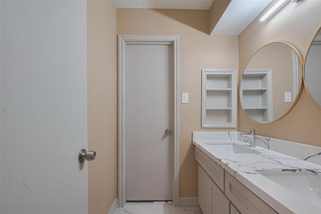 10518 Huntington Dale Drive, Houston, TX 77099