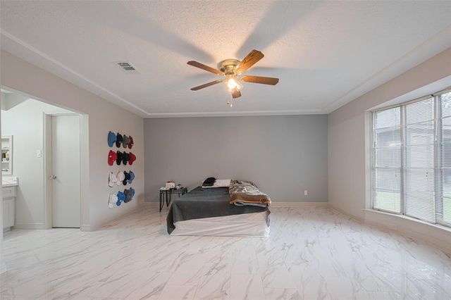 10518 Huntington Dale Drive, Houston, TX 77099
