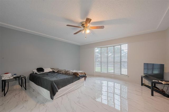 10518 Huntington Dale Drive, Houston, TX 77099