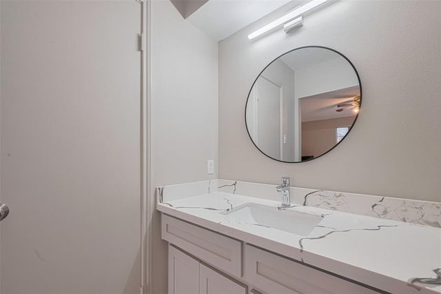 10518 Huntington Dale Drive, Houston, TX 77099