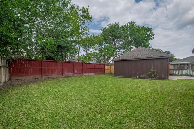 10518 Huntington Dale Drive, Houston, TX 77099