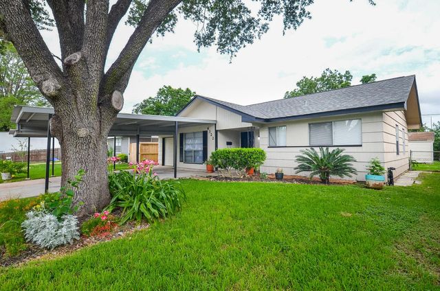 6322 Clemson Street, Houston, TX 77092