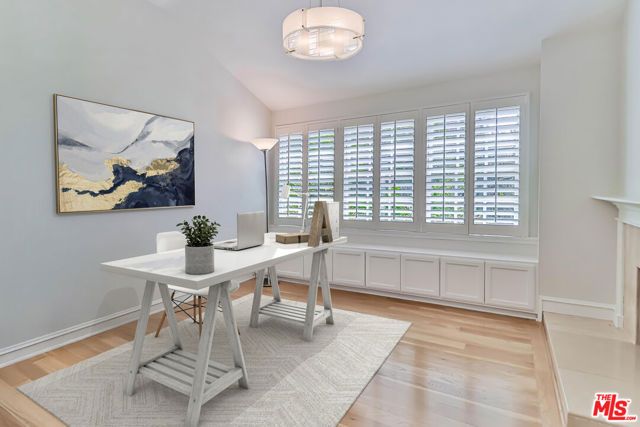 657 N Saltair Avenue, Los Angeles, CA 90049