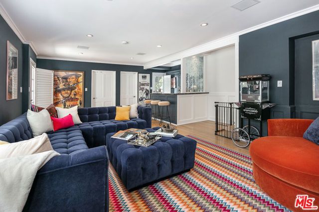 657 N Saltair Avenue, Los Angeles, CA 90049