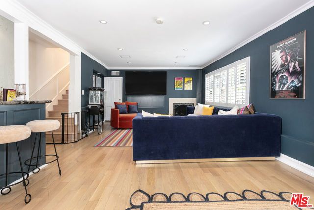 657 N Saltair Avenue, Los Angeles, CA 90049