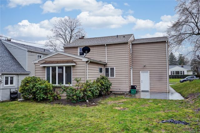 110 Highwood Road, Irondequoit, NY 14609