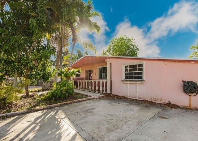 3610 SW 36 St, West Park, FL 33023