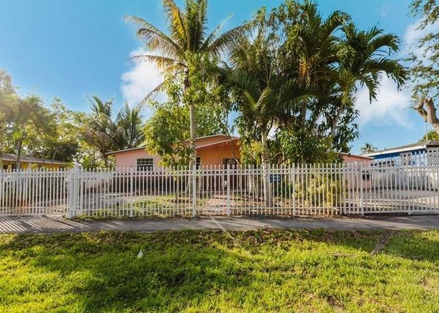 3610 SW 36 St, West Park, FL 33023