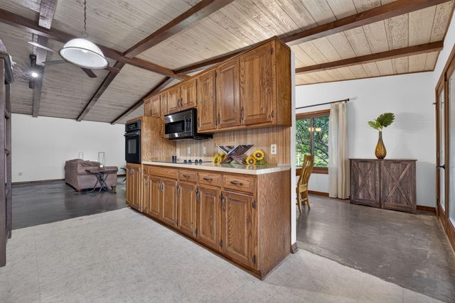 851 W Stonehill Road, Ozark, MO 65721