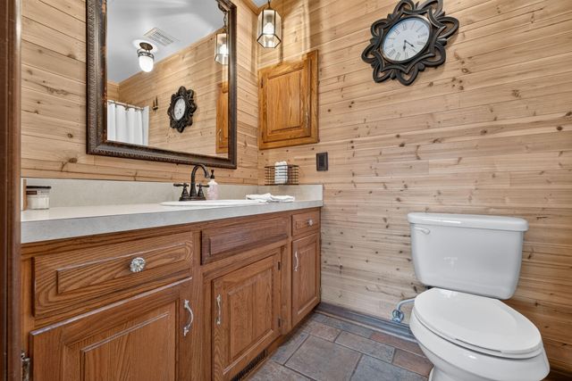 851 W Stonehill Road, Ozark, MO 65721