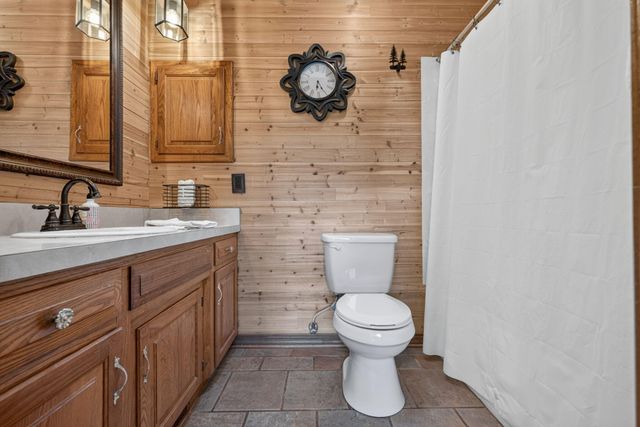 851 W Stonehill Road, Ozark, MO 65721