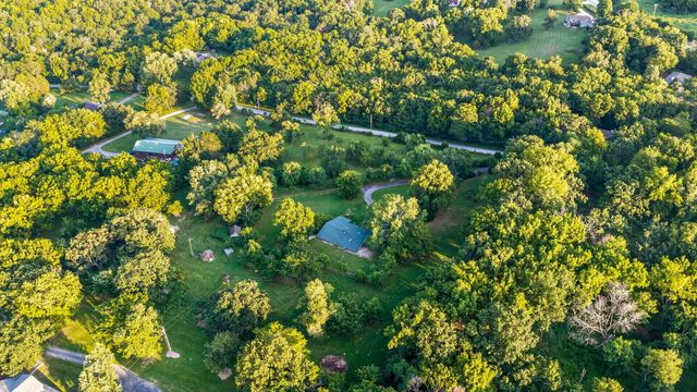 851 W Stonehill Road, Ozark, MO 65721