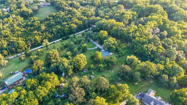 851 W Stonehill Road, Ozark, MO 65721