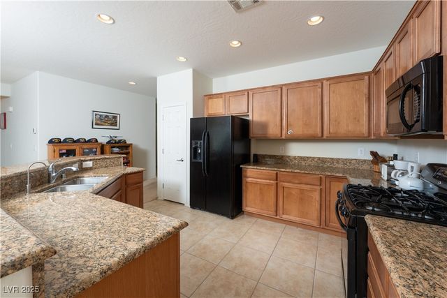 2413 Great Auk Avenue, North Las Vegas, NV 89084